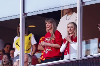 Taylor Swift joined by Selena Gomez and Lena Dunham at Chiefs vs. Texans game