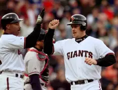 Former SF Giants MVP Jeff Kent inducted into Baseball Hall of Fame; Bonds left out