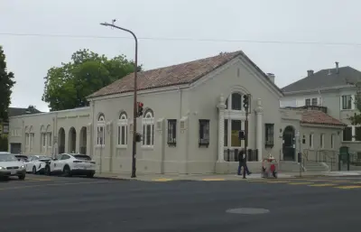 Berkeley, a Look Back: 1925 council OKs rezoning corner for mortuary