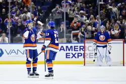 Islanders’ Matthew Schaefer scores first goal of NHL career