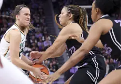 Sabrina Ionescu survives shaky homecoming with key free throws in Liberty’s win over Valkyries