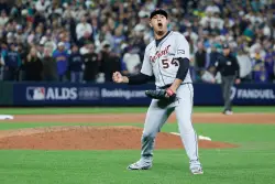 Tigers nip Mariners in 11 innings to steal Game 1 road victory