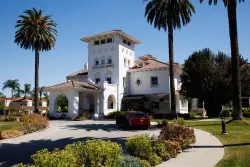 Historic Hayes Mansion in San Jose carves out a hotel niche as it adapts to changing times
