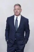 Troy Aikman reveals why he hasn’t become friendly with royal neighbors Prince Harry and Meghan Markle
