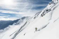 Skier plummets 1,000 feet down Colorado mountain