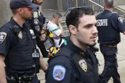 Knife-wielding maniac who attacked NYC court officers often targeted them: sources